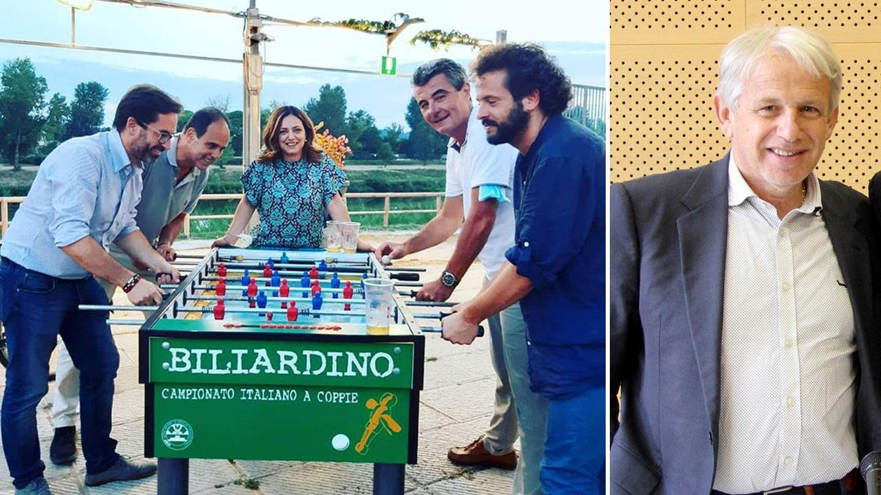 Marco Remaschi (a destra). A sinistra una partita a biliardino fra Marcucci, Puppa, Stefano Baccelli e Patrizio Andreuccetti. Al centro Valentina Mercanti
