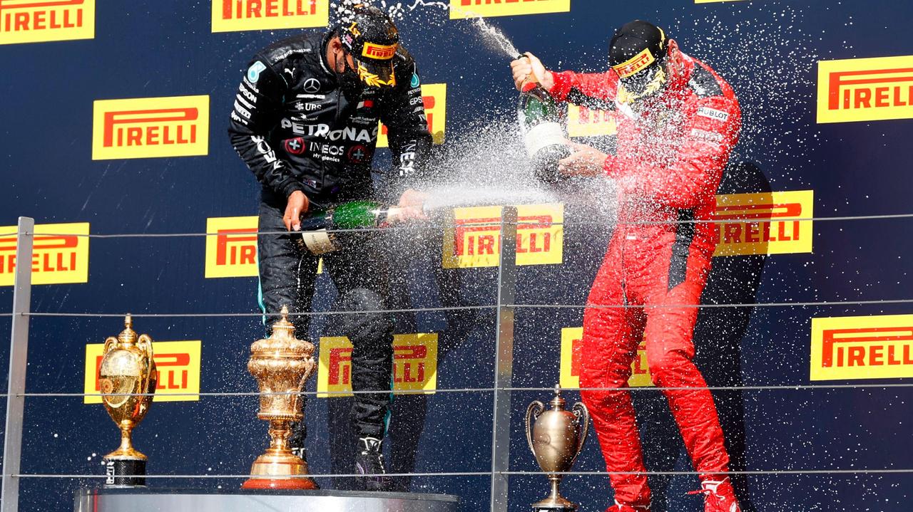 Formula 1, Hamilton trionfa a Silverstone su tre ruote. Terzo posto per Leclerc