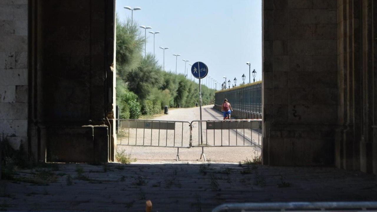 Dopo 50 giorni non è cambiato nulla: Barriera Margherita è ancora chiusa a biciclette e pedoni - Video