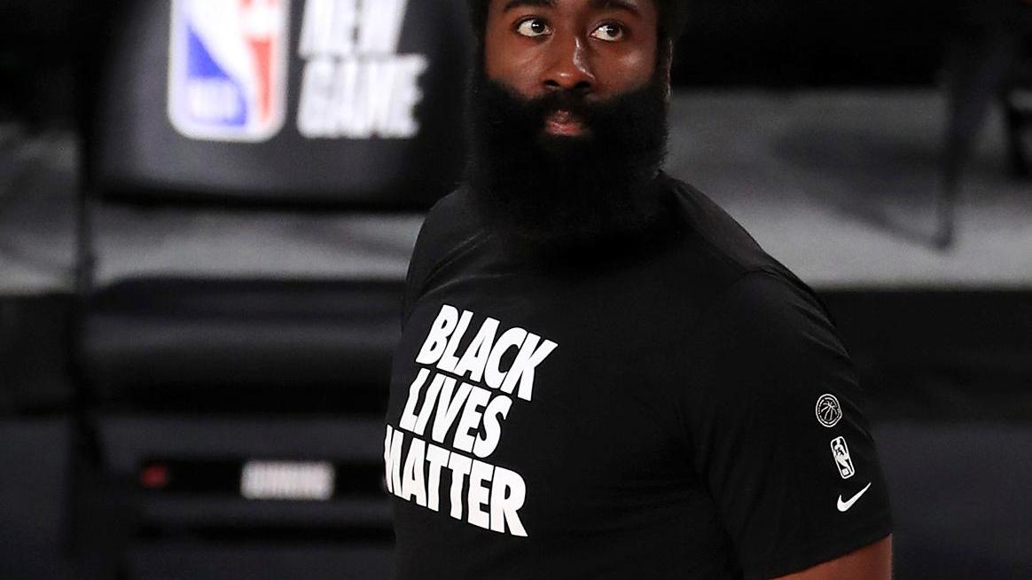 Giannis-Harden, che show Belinelli torna con 9 punti