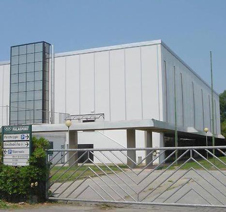 Il Comune cerca un gestore per il palazzetto dello sport 