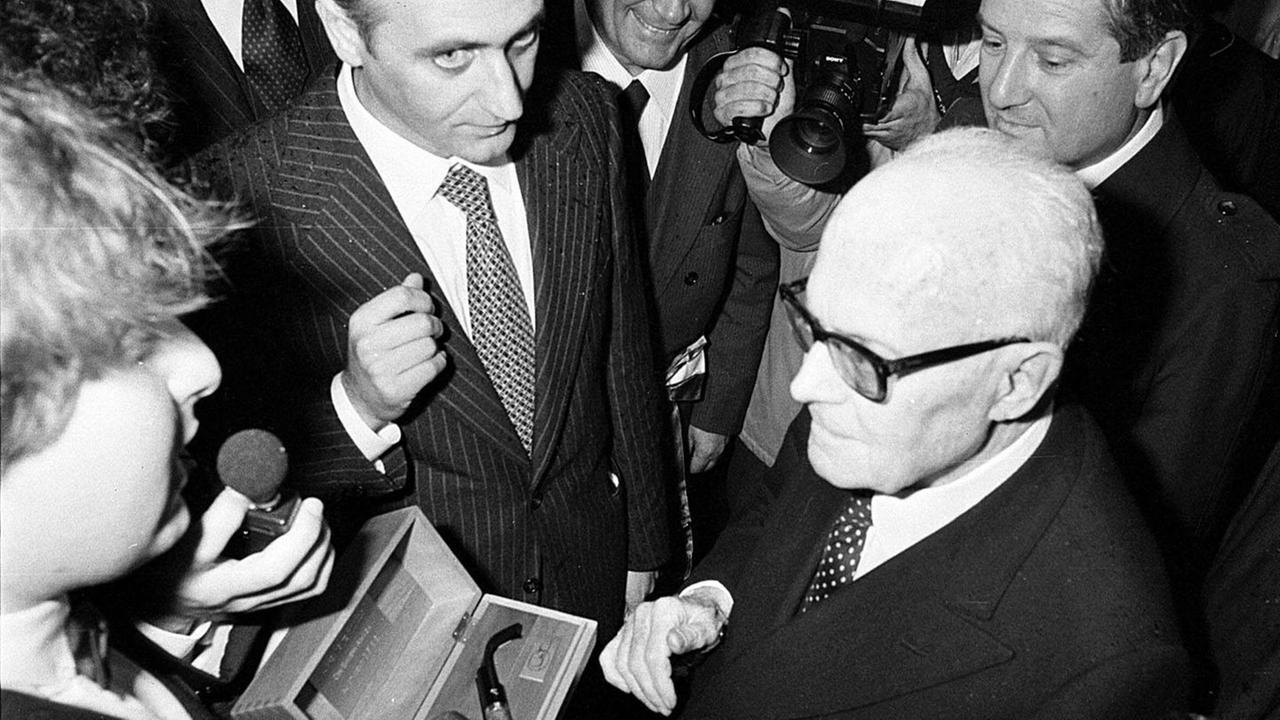 1982, Sandro Pertini incontra gli studenti dell'alberghiero a Massa