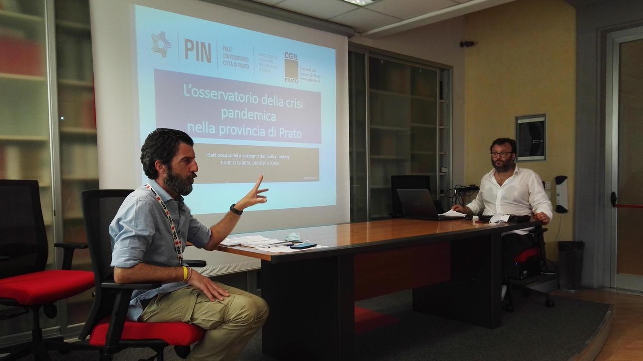 Il segretario della Camera del lavoro Lorenzo Pancini insieme al ricercatore del Pin Enrico Fabbri