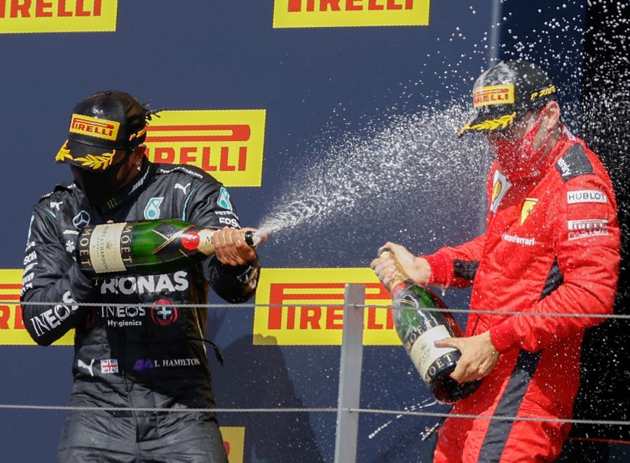 A “Re” Hamilton bastano tre ruote per vincere Leclerc terzo a sorpresa 