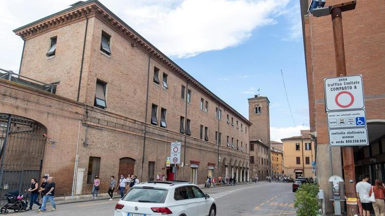 Ferrara, nuove antenne a ingressi e varchi della Ztl Duomo