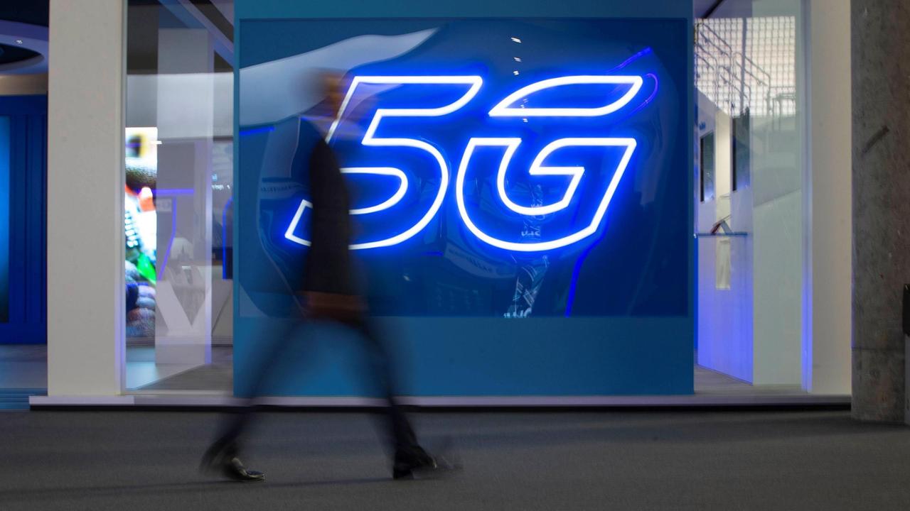 Toscana a Sinistra: "Sperimentazione 5g e intelligenza artificiale? A Prato non siamo cavie"
