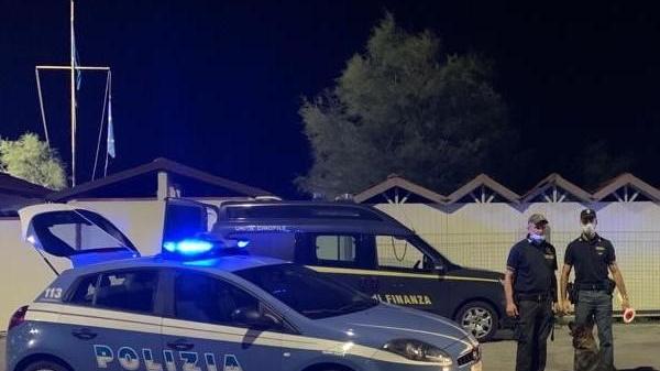 Mangia al ristorante non vuole pagare e attacca il gestore Per lui foglio di via