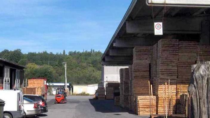 Incidente in falegnameria grave un operaio di 47 anni