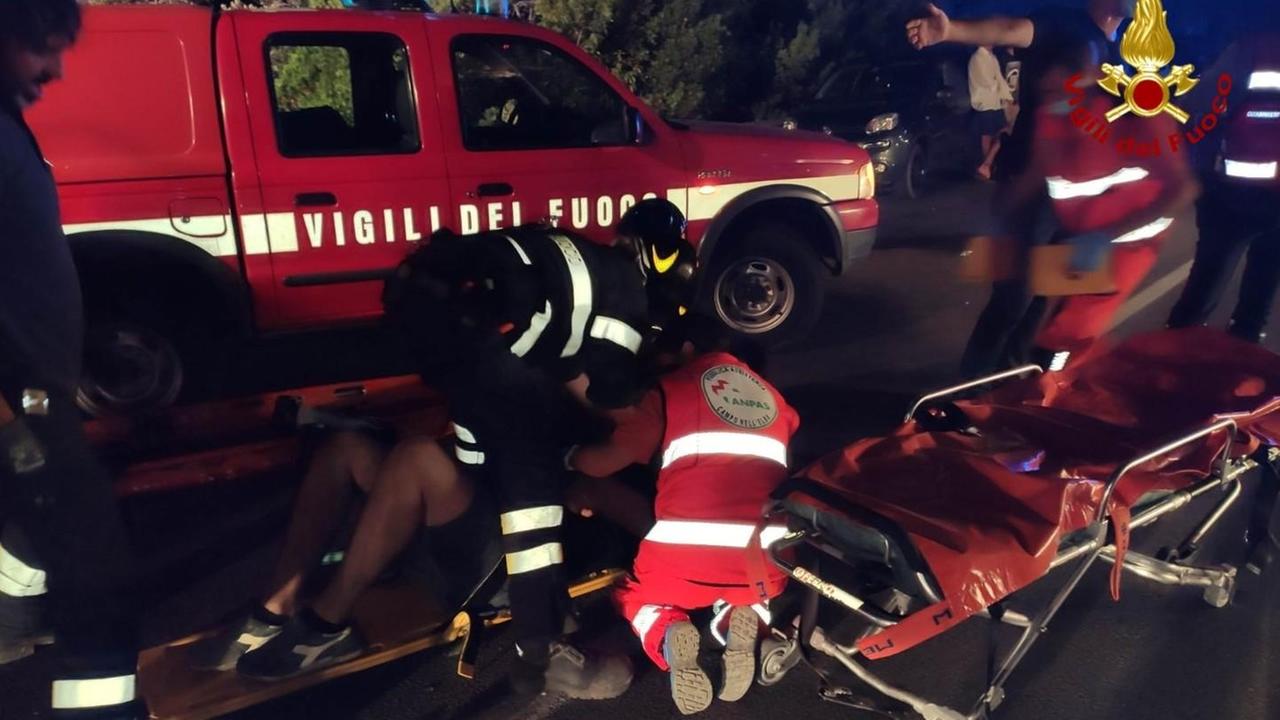Precipita in una scarpata fuori dalla discoteca