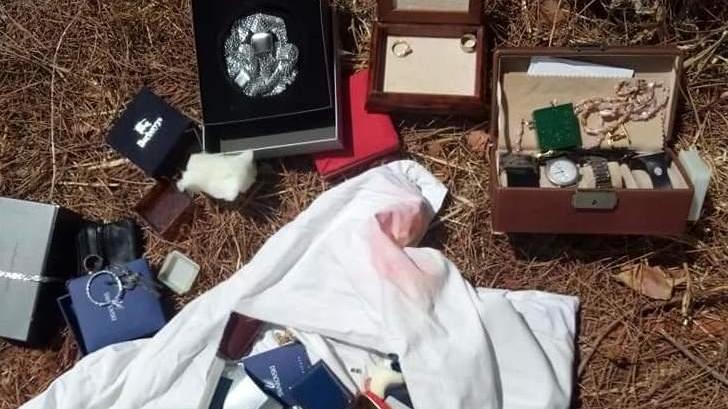 Mentre puliscono la piazzola spunta fuori della refurtiva