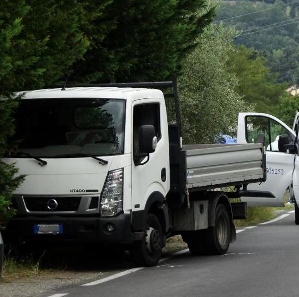 Travolto da un furgone muore sul colpo mentre torna a casa in sella alla sua bici 
