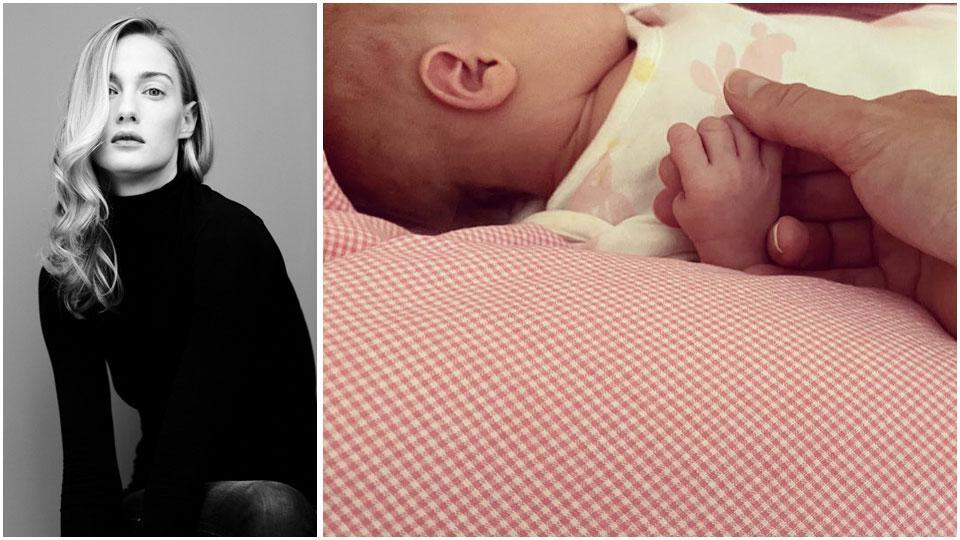 L’attrice e modella Eva Riccobono e la piccola Livia appena nata e la mano della mamma (foto su gentile concessione di Eva Riccobono)