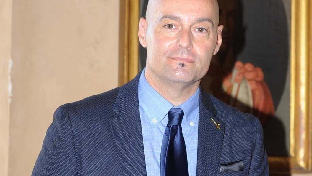 Davide Anselmi cambia ancora: entra in Forza Italia