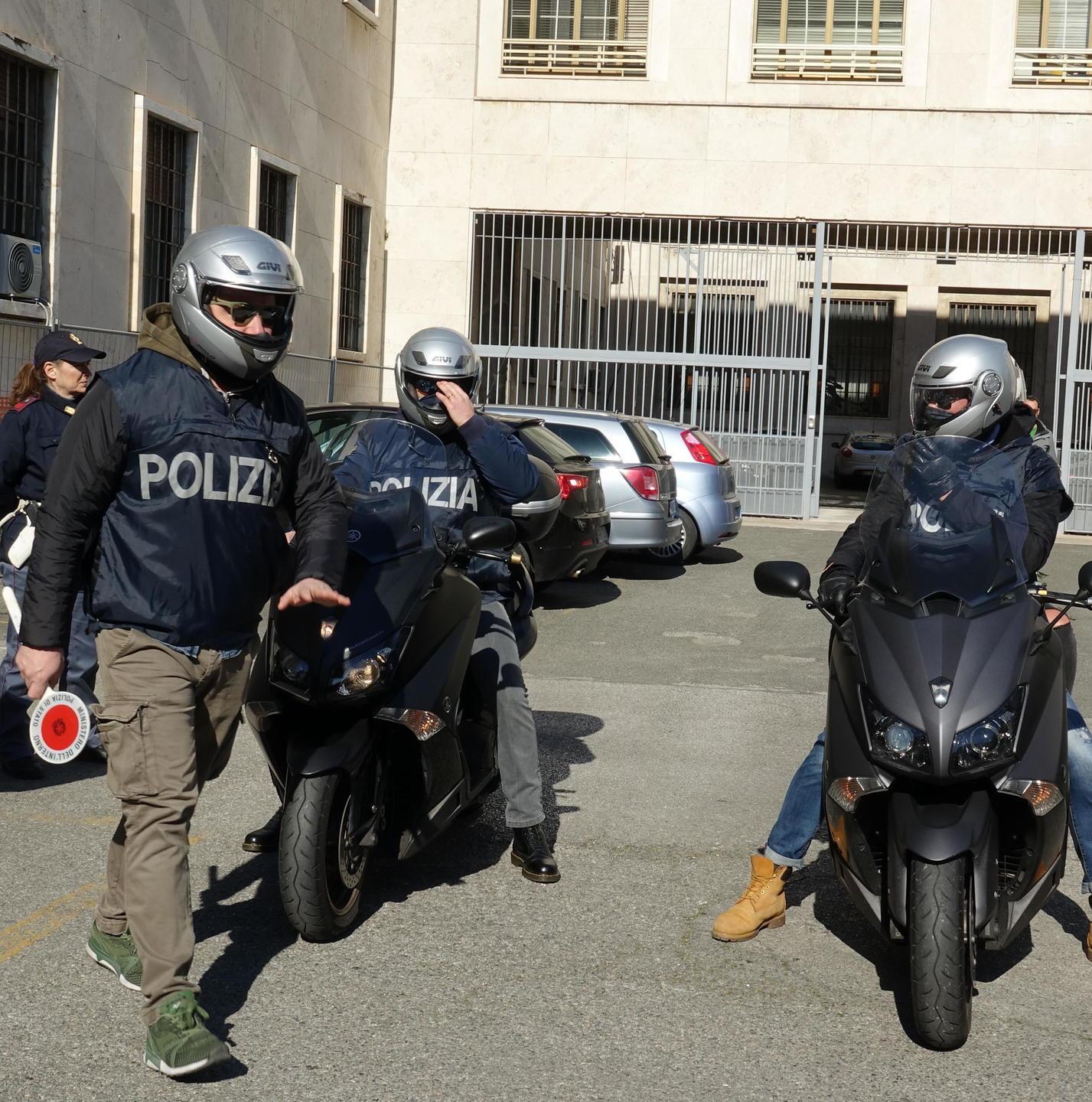 Lotta alla droga: i Falchi sequestrano 20mila euro agli spacciatori livornesi