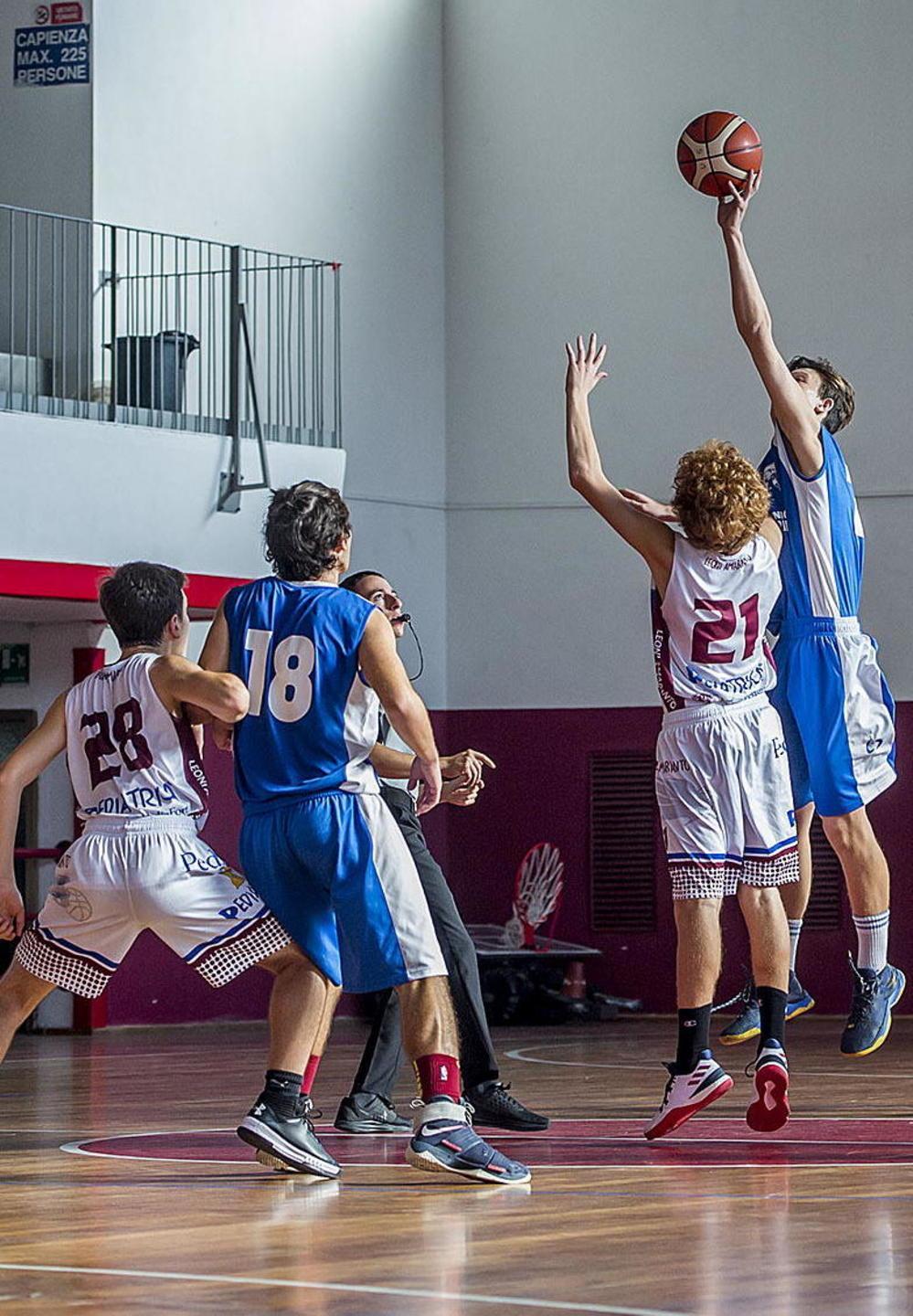 Accordi, rotture, picche e ripicche: nel vivaio del basket cresce tanta ortica