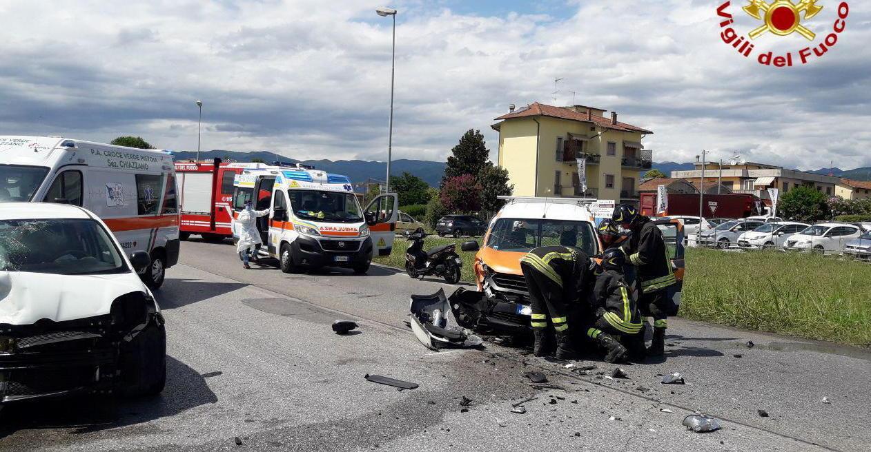 Due feriti in un tamponamento