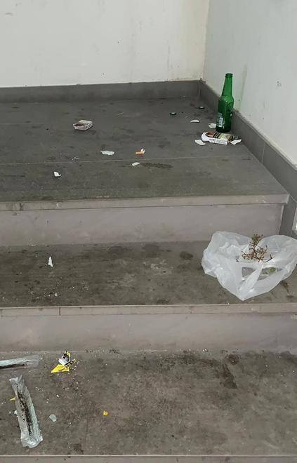 Un parcheggio di rifiuti