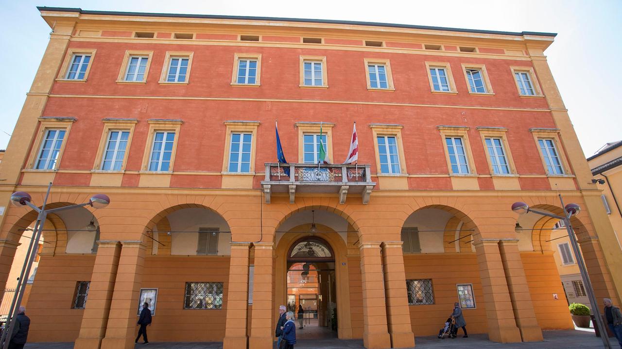 Carpi, dipendente comunale trovato positivo al Covid. E' in isolamento, tracciati i suoi contatti