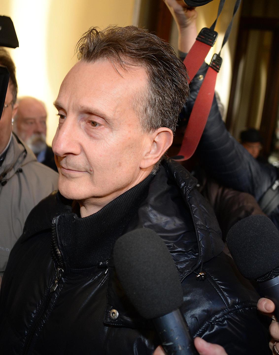 Logli diventa scrittore, in uscita l’autobiografia «Non ho ucciso nessuno» 
