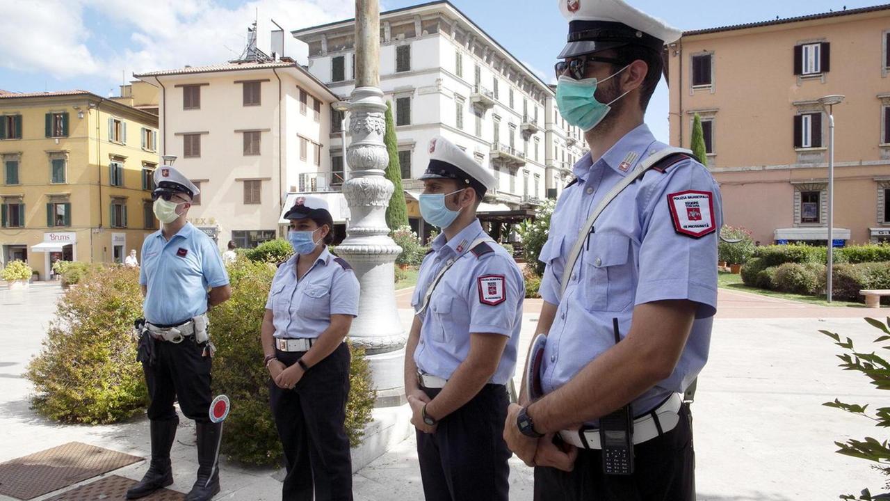 Polizia “vicina alla gente” in piazza fino alle 19,30