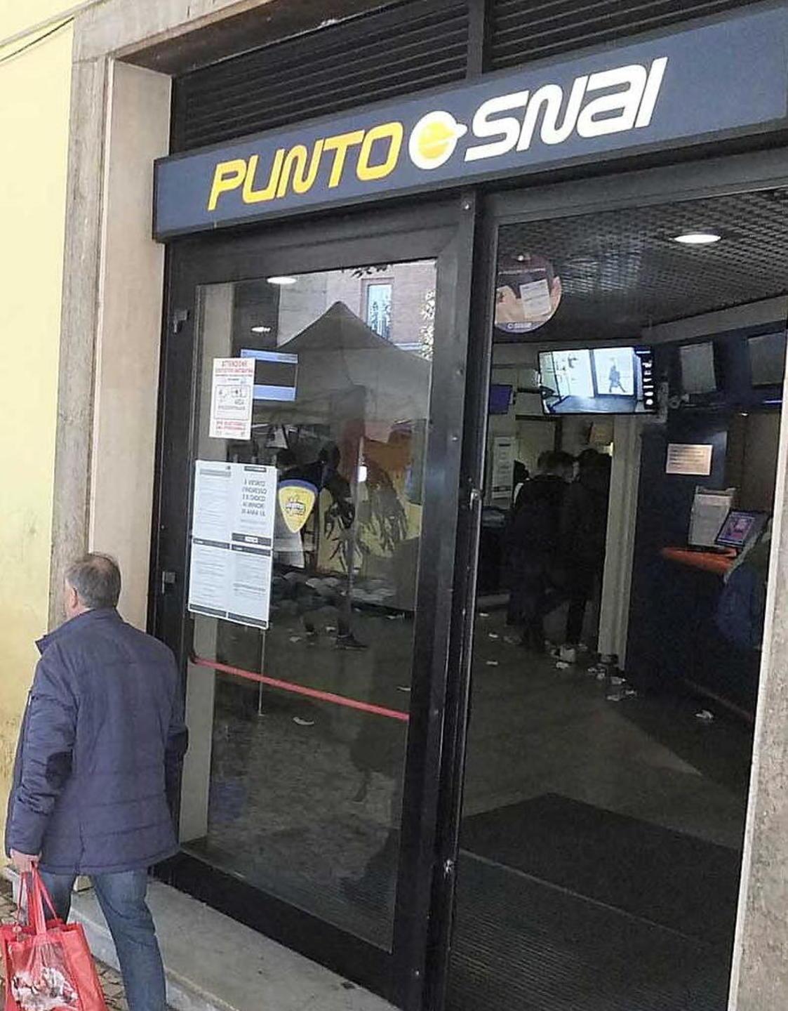 Il punto Snai di viale Gramsci