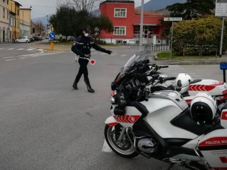 Controlli della Polizia municipale (foto d'archivio)