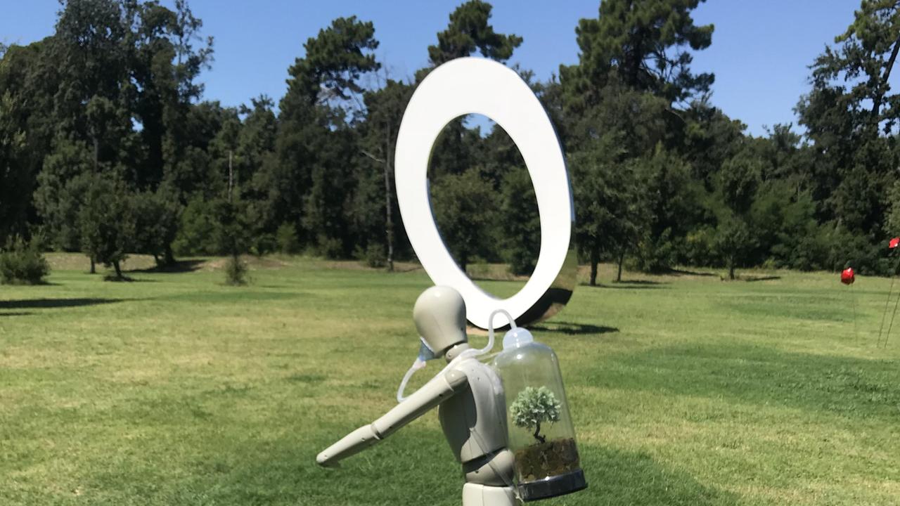 Parlano gli artisti delle installazioni abusive nel parco della Versiliana