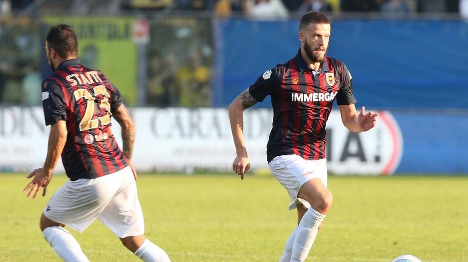 Andrea Costa in ferie con l’amico Cigarini studia da procuratore: «È pronto a firmare»