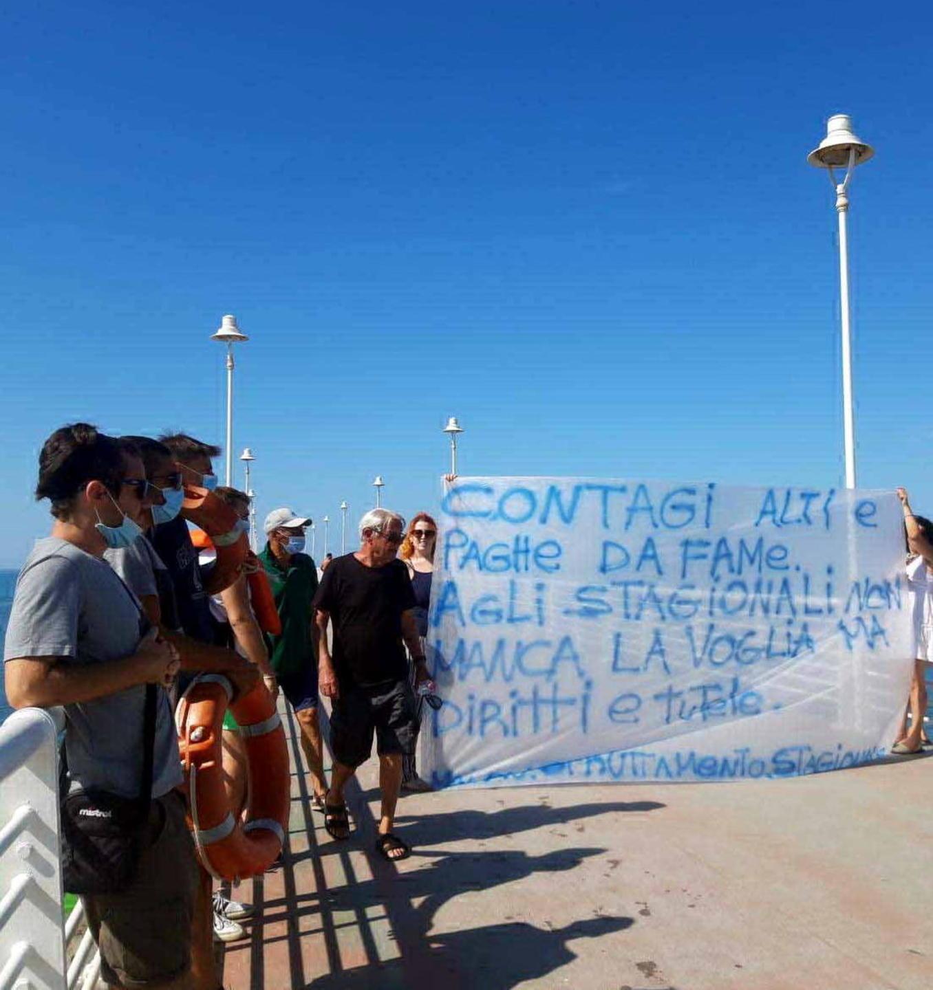 «Tre mesi di contratto, nessun giorno di riposo» 