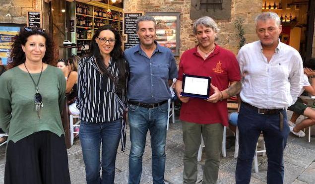 #TengoBanco anima Volterra: “Porgi l’altra pancia” esalta i prodotti a chilometri zero 