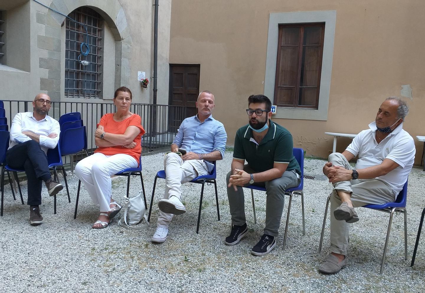 Le opposizioni: «È in corso una fuga dalla giunta Tomasi»