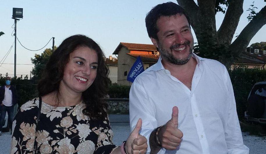 «Sindaco venga al gazebo, le offro un caffè» L’invito a sorpresa del leader leghista Salvini 