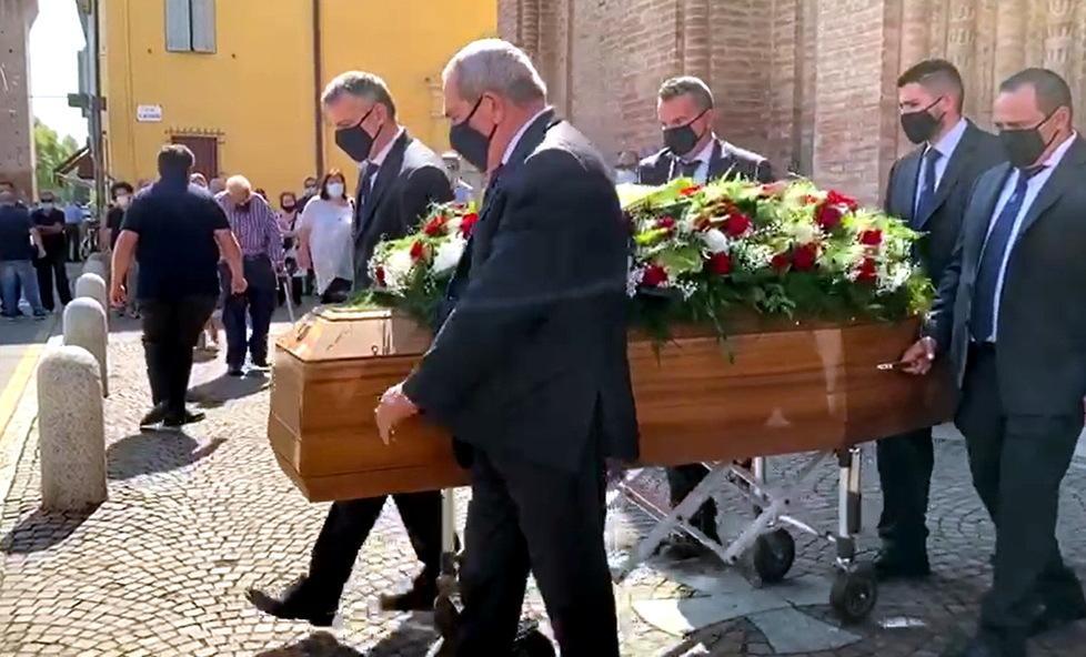 Piumazzo, in tanti per l'addio a Ivo Galletti