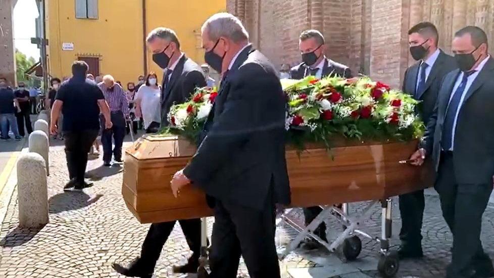 Piumazzo, in tanti per l'addio a Ivo Galletti