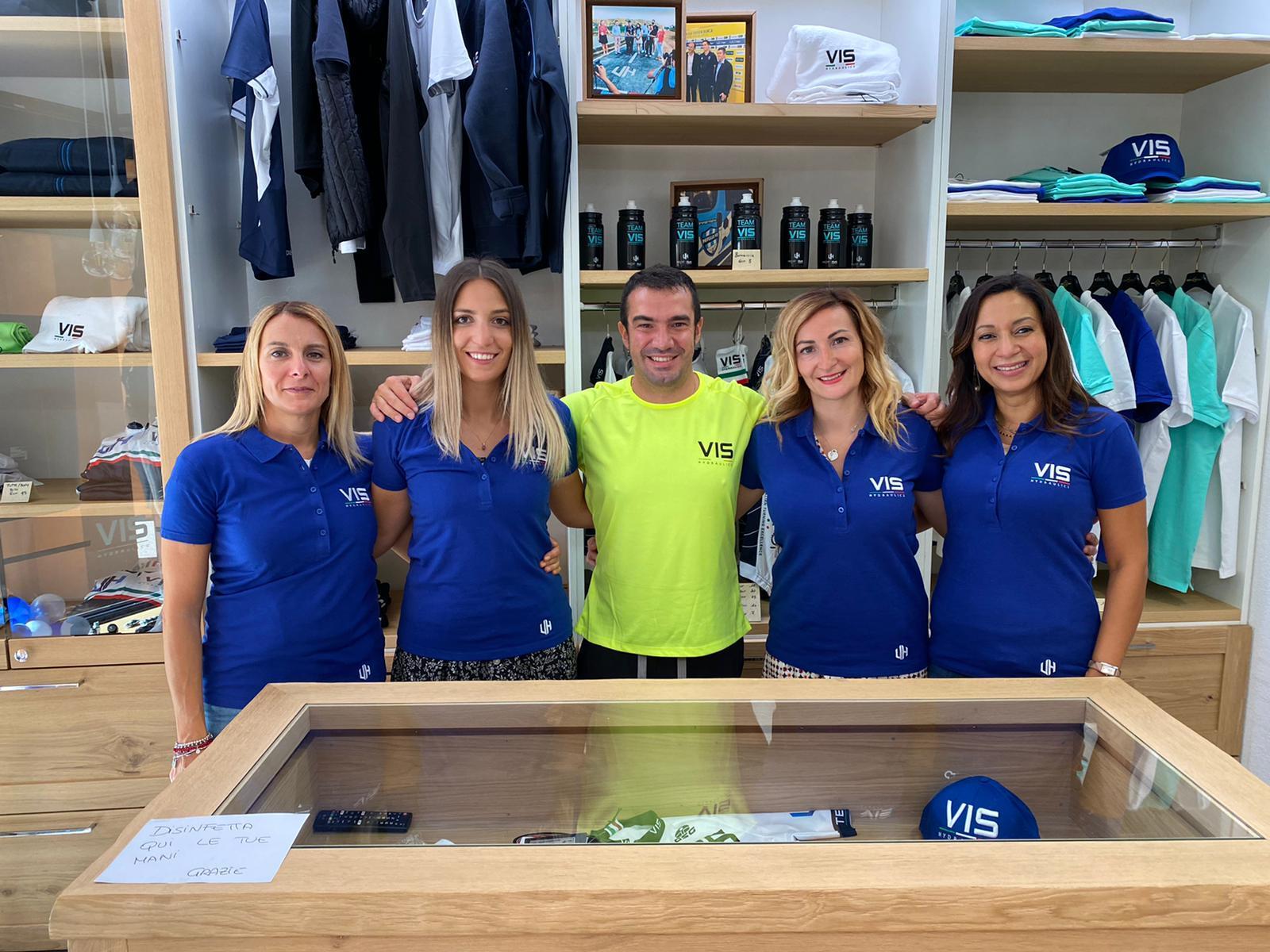 Pavullo Dalle valvole all’emporio di capi sportivi 