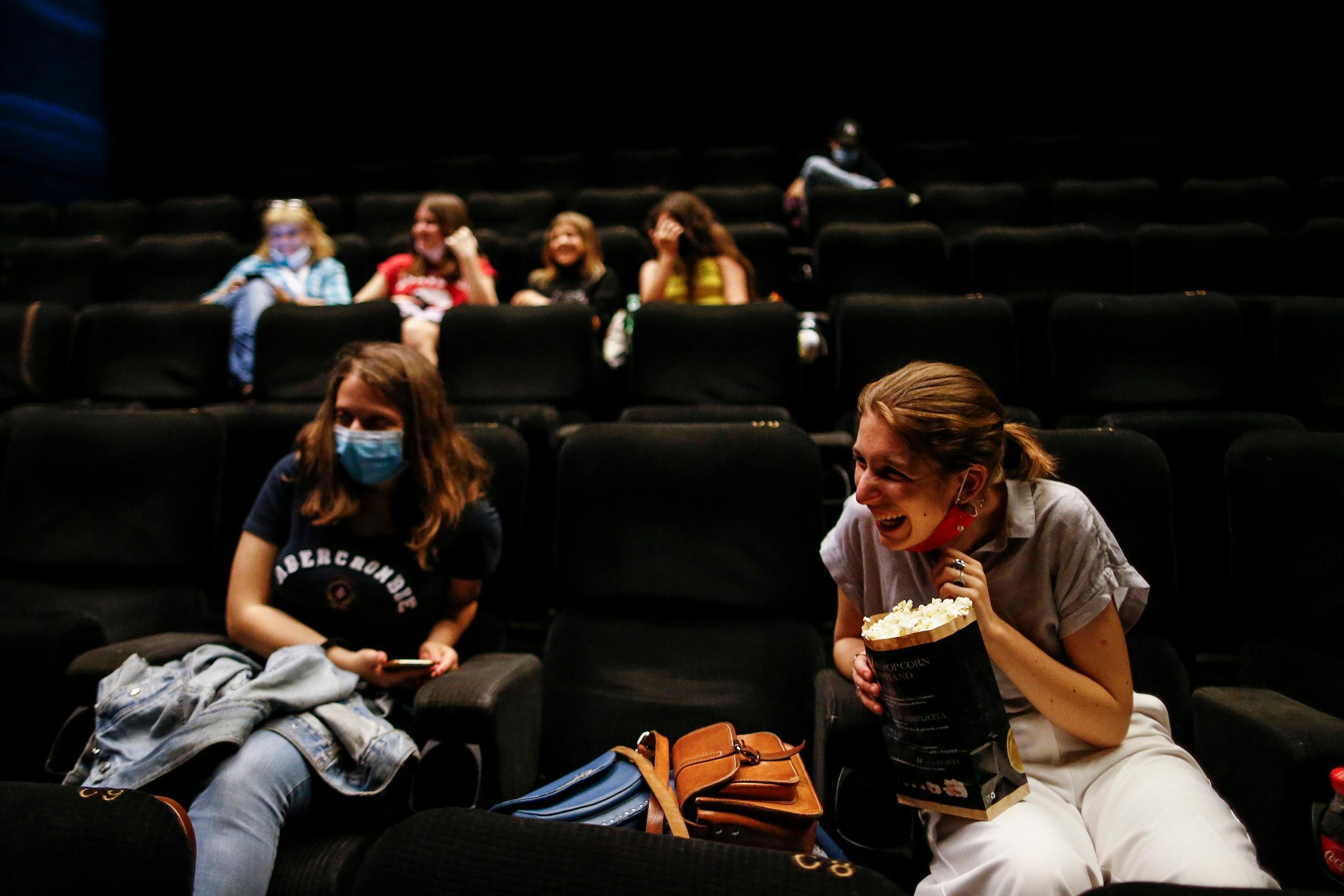 Nel Ferrarese riaprono i cinema al chiuso. Ma restano vincoli e posti limitati in sala 