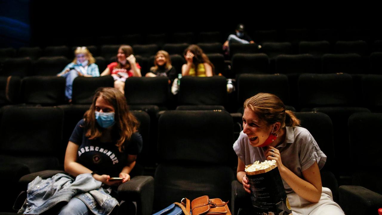 Nel Ferrarese riaprono i cinema al chiuso. Ma restano vincoli e posti limitati in sala