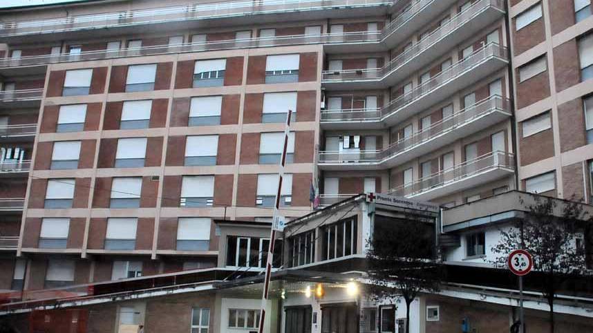 Focolaio, Asl lavora a ricostruire contatti. Programmati i tamponi a tappeto