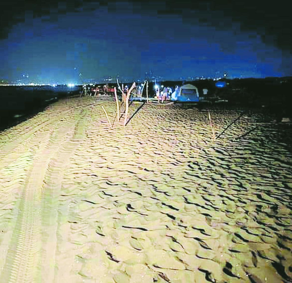 In 150 allontanati dalla spiaggia di notte