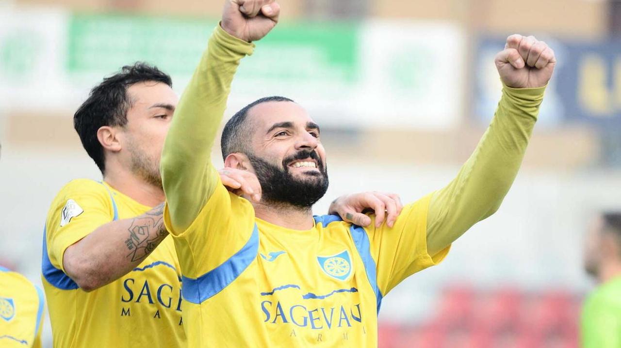 Mercato: servono rinforzi sulle corsie esterne e una punta