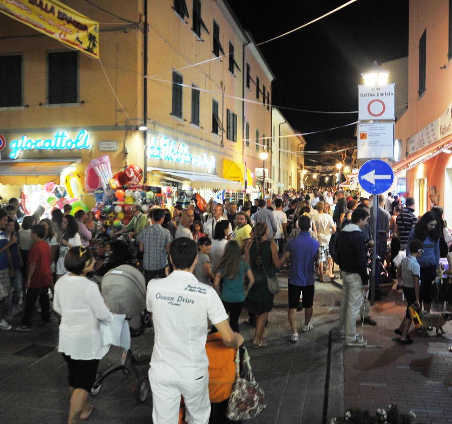 Controlli notturni in paese contro gli assembramenti 