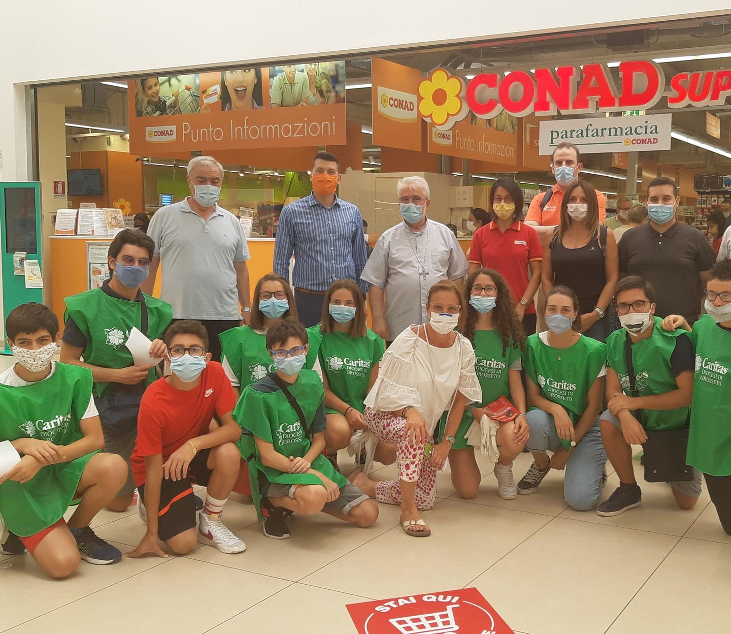 Spesa da più di 5.000 chili di cibo per la Bottega della solidarietà 