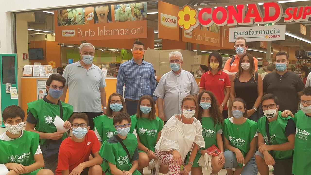 Spesa da più di 5.000 chili di cibo per la Bottega della solidarietà