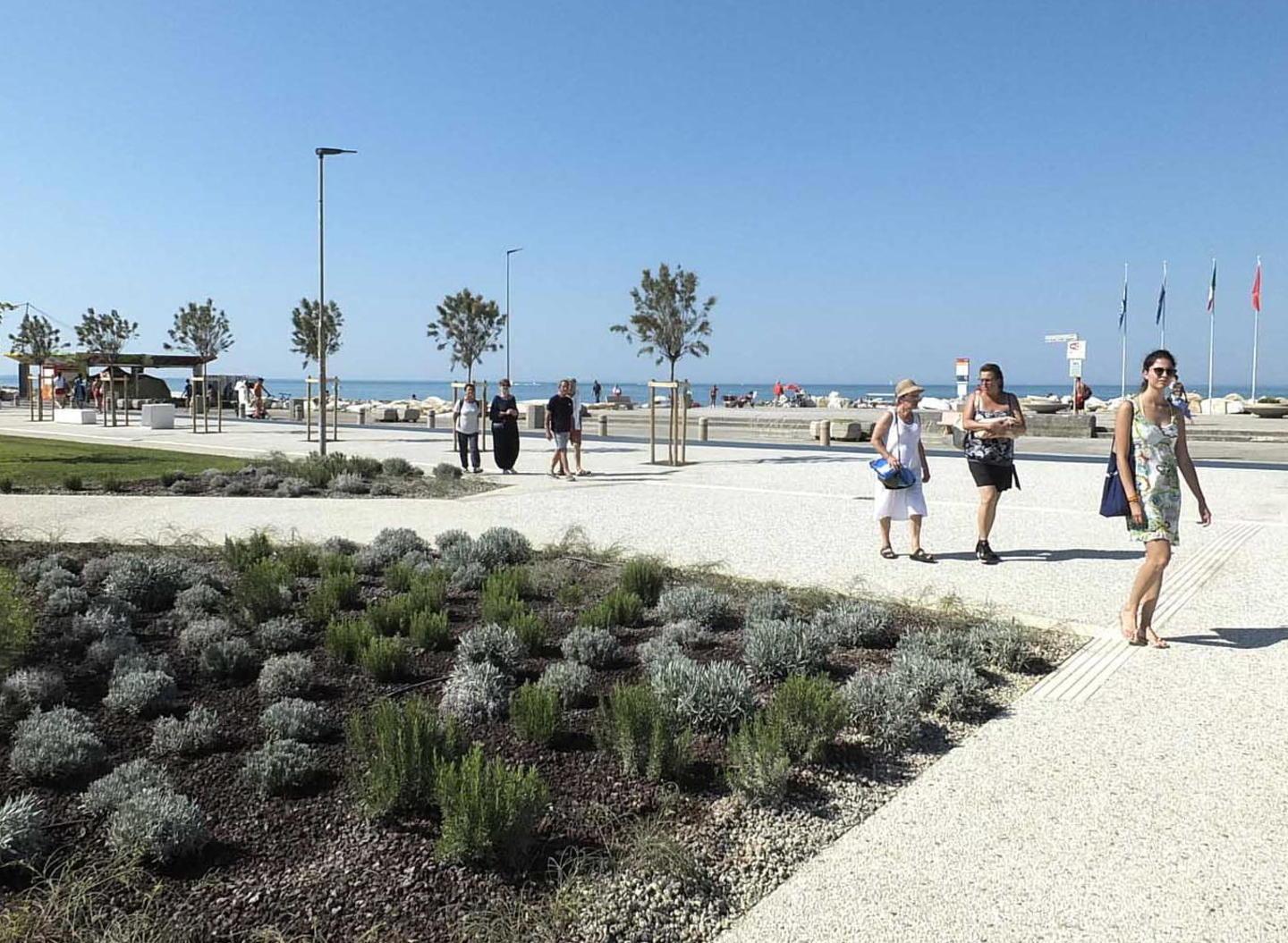 I cittadini al sindaco: «Traffico modificato con la nuova piazza»