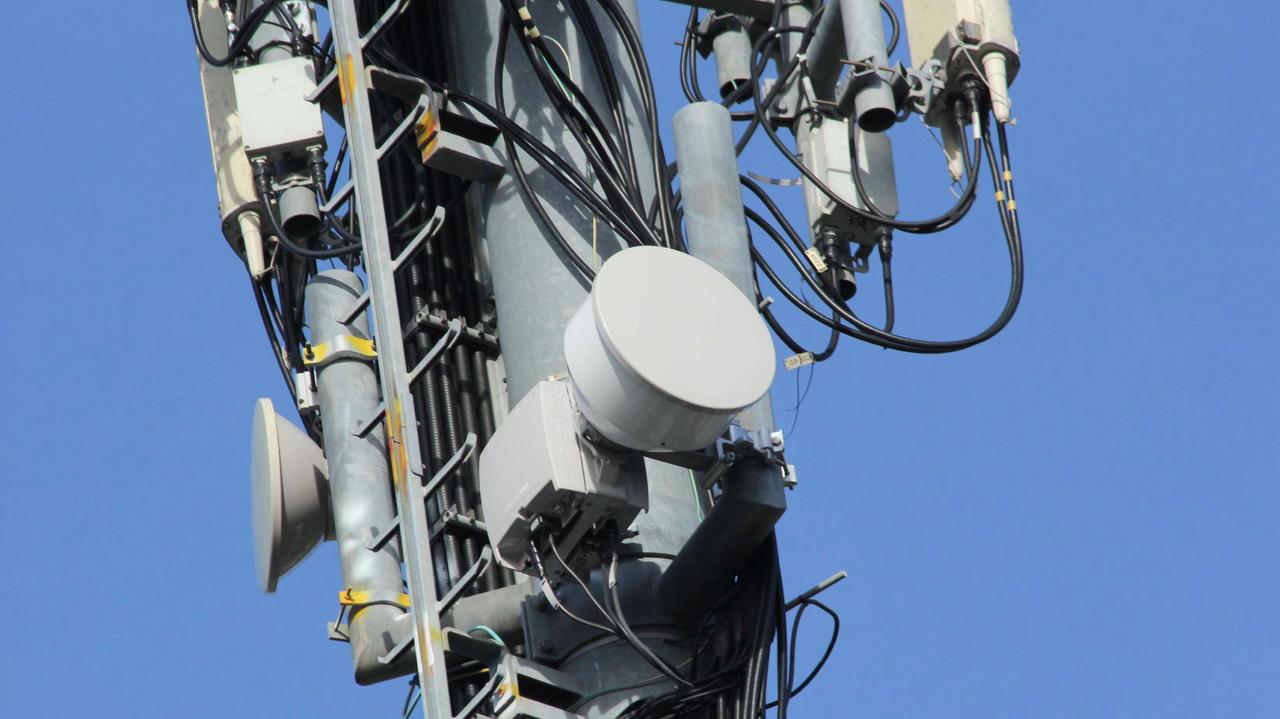 Ancora non c’è, ma già non piace: la Toscana boccia la tecnologia 5G