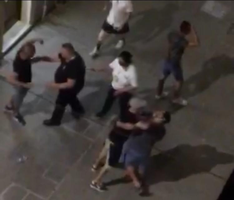 Litiga col collega e lo ferisce con un coltellino 
