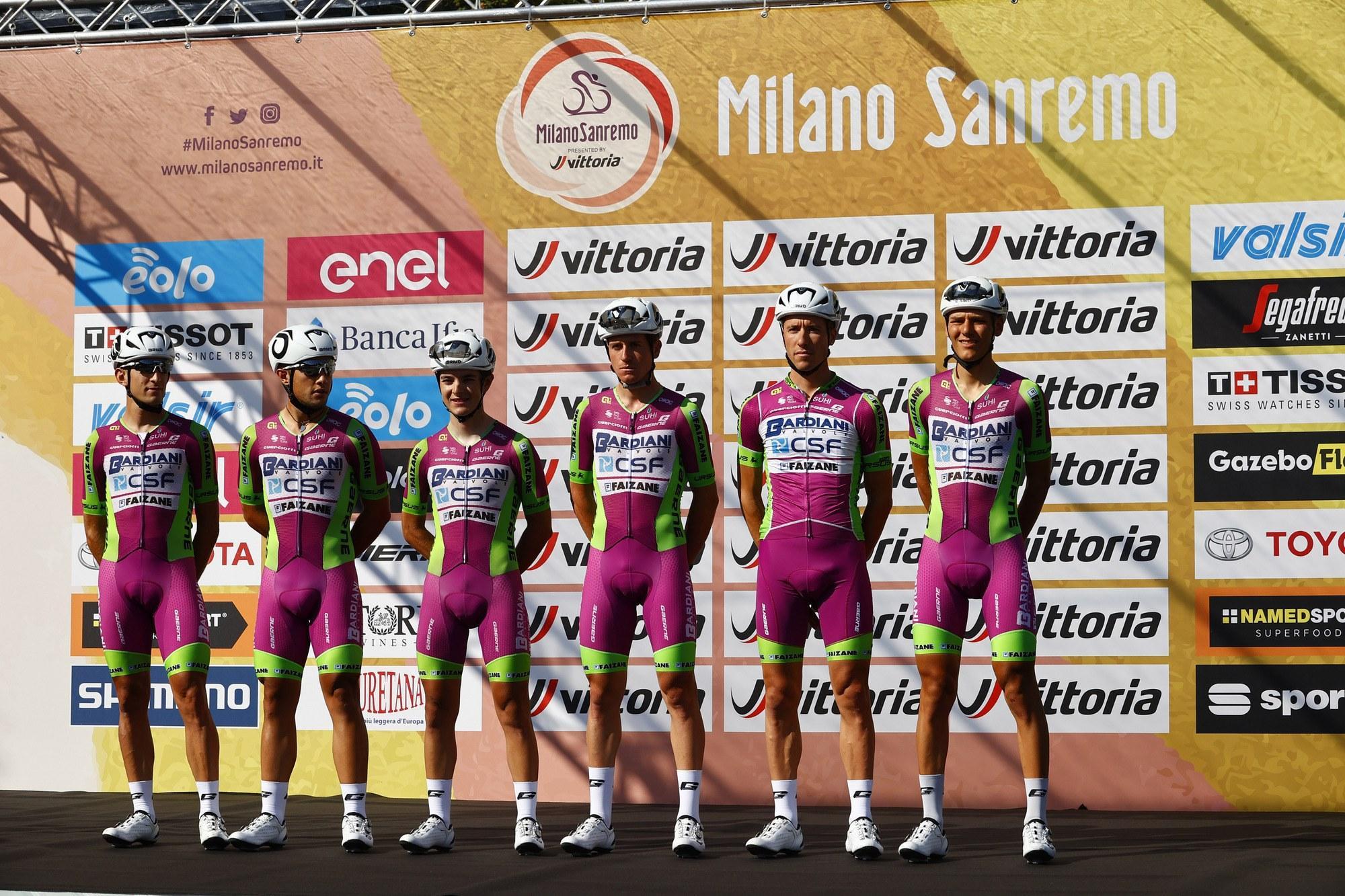 La squadra della Bardiani che ha partecipato alla Milano-Sanremo