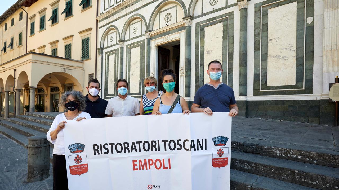 Un gruppo di soci dell’associazione “Ristoratori Toscana” (foto Carlo Sestini)