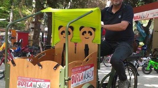 Massimiliano Francesconi alla guida di una Pandabike