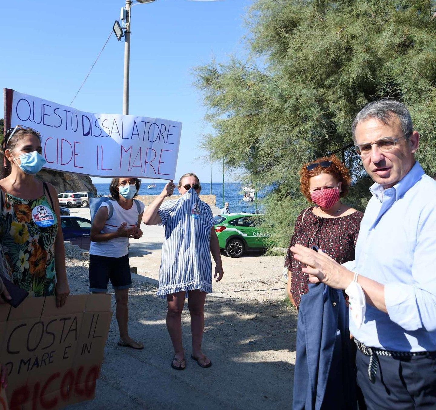 «Ministro, ci aiuti a salvare il mare dalla salamoia»
